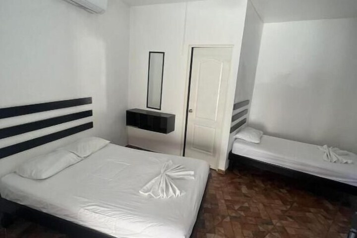 Room 9 of 17