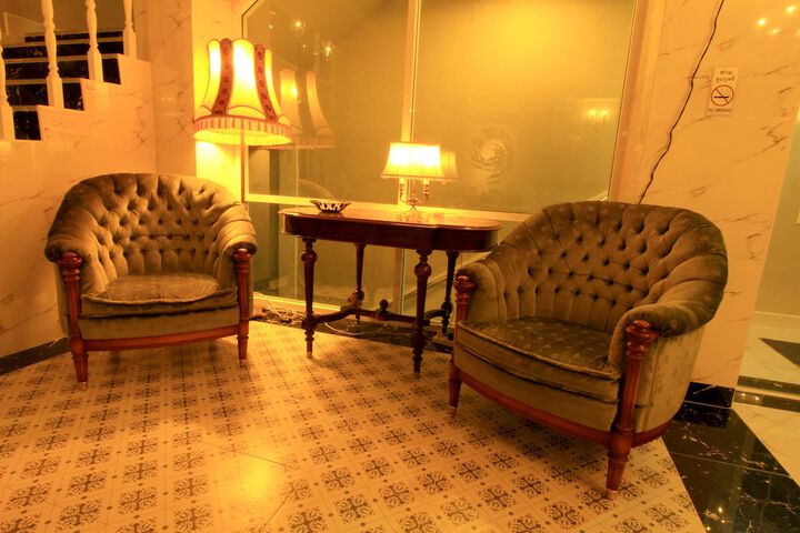 Entrance & Lobby