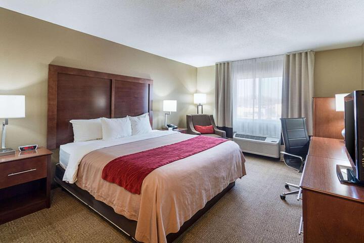 1 King Bed (2 of 8)