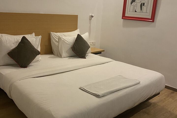 Room 52 of 60