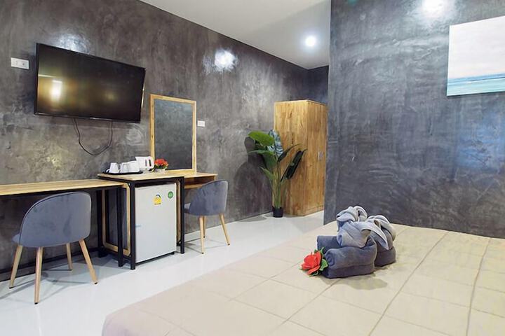 Room 54 of 80