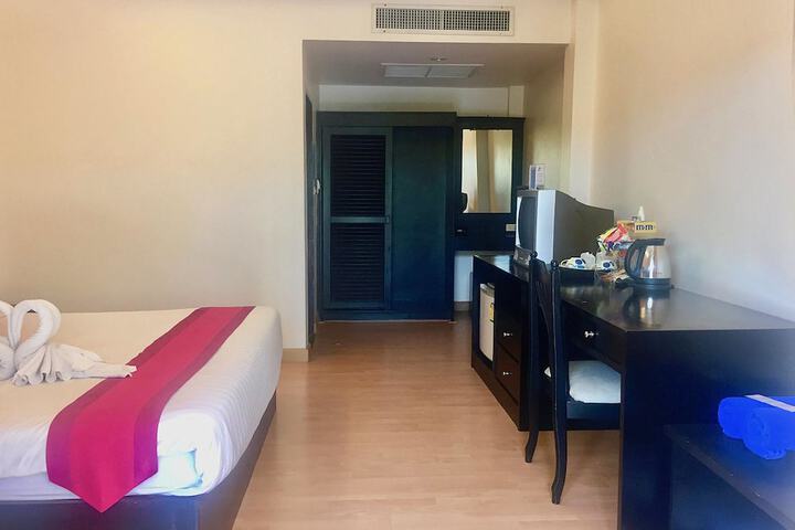 Room 8 of 86