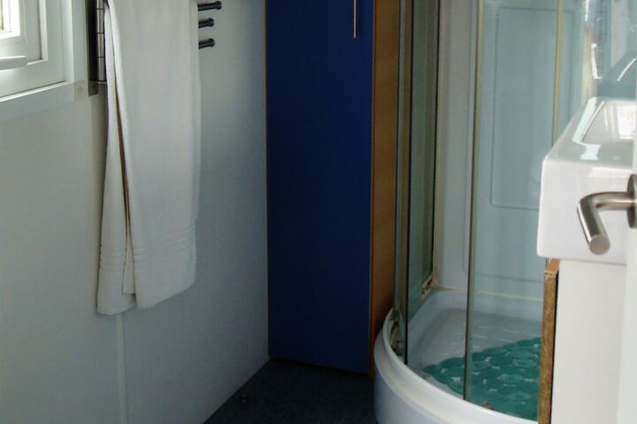Room 16 of 42