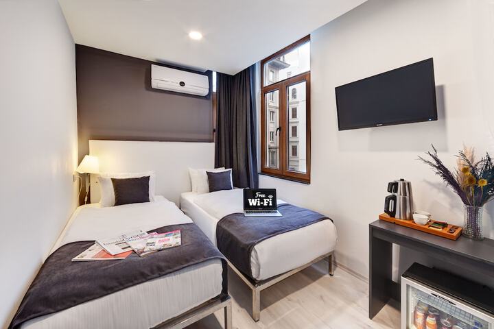 Room 15 of 53