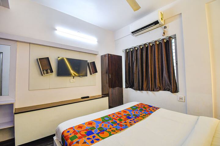 Room 15 of 33