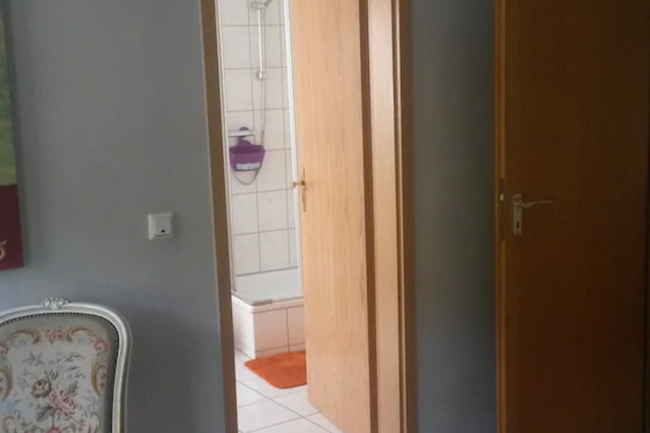 Room 3 of 9