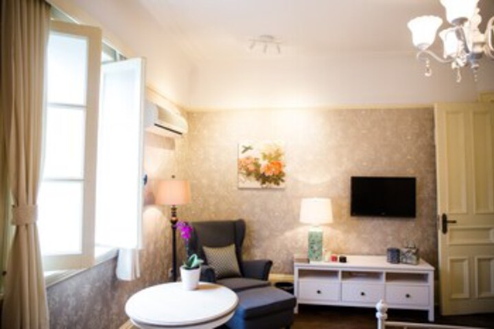 Room 12 of 22
