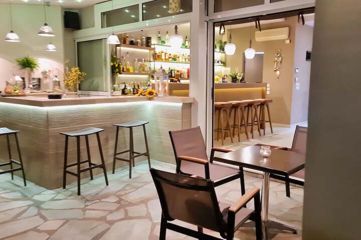 Lounge 60 of 73