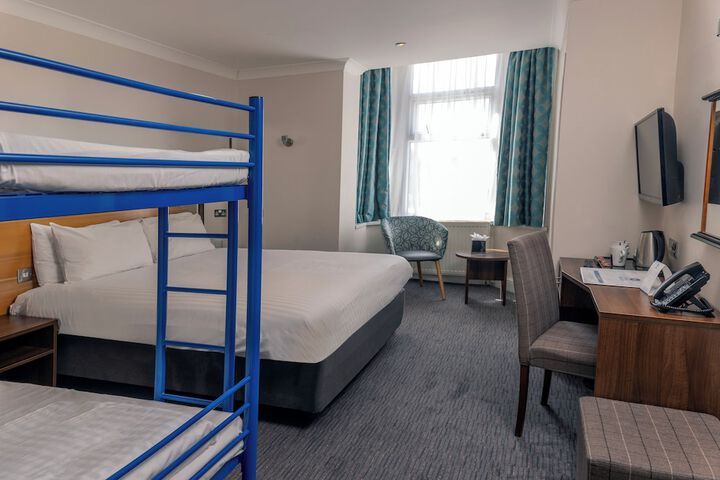 Room 52 of 118