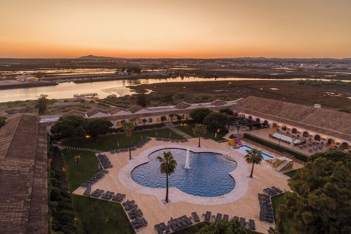 Pools & Facilities