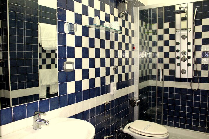 Room 14 of 48