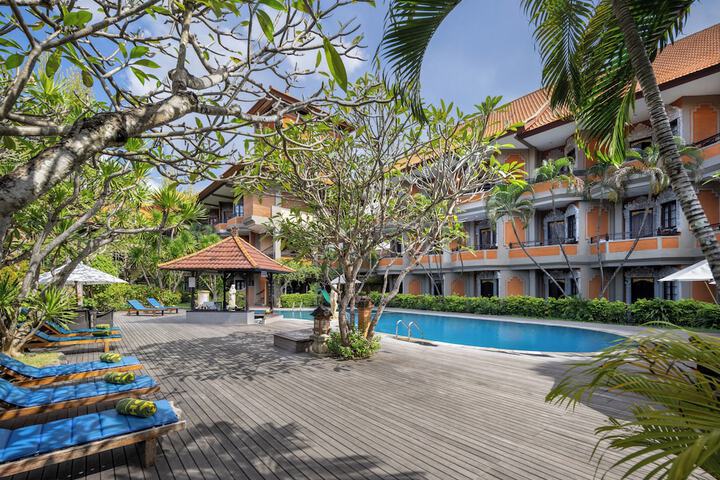 Pools & Facilities