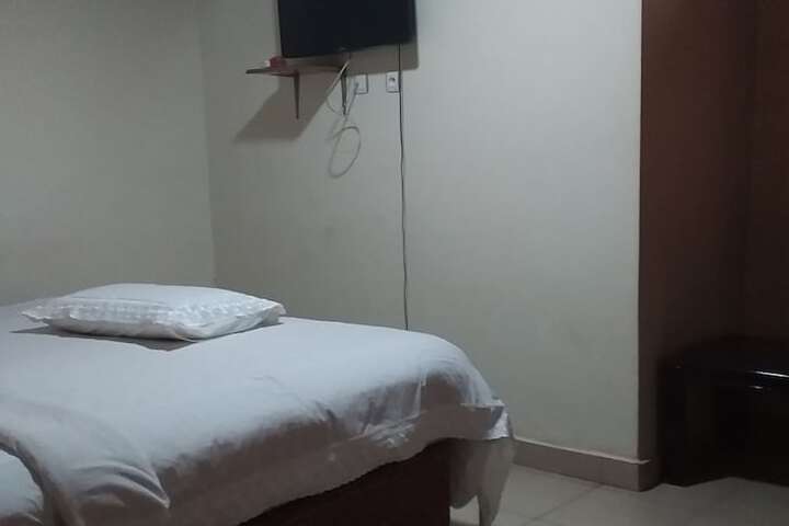 Room 11 of 31
