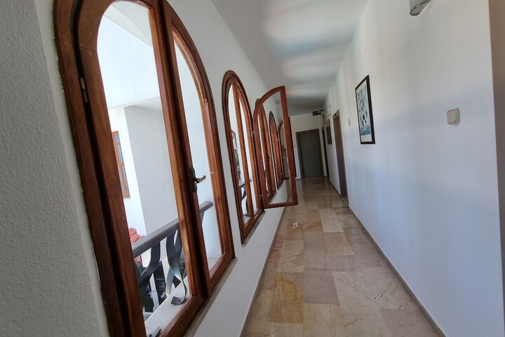 Ballroom/Hall 33 of 36