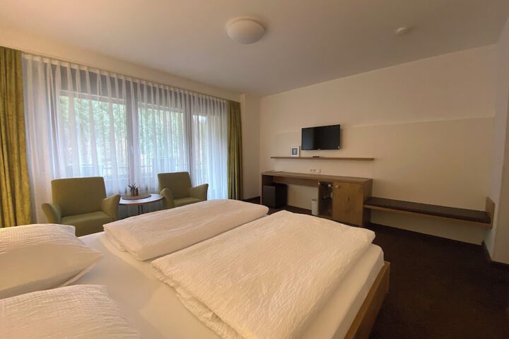 Room 10 of 36