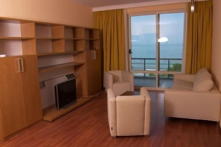 Room 8 of 35