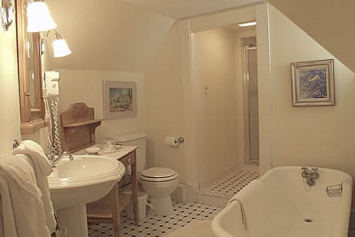 Room 21 of 31