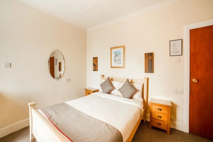 guest_rooms