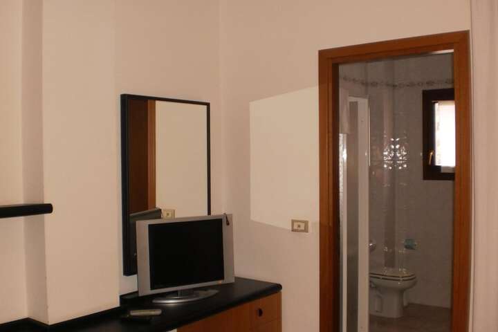 Room 17 of 23