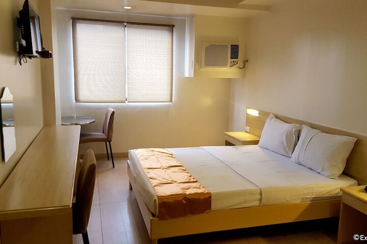 Room 17 of 29