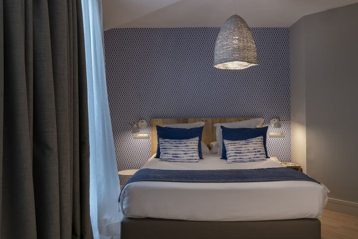 Room 7 of 40