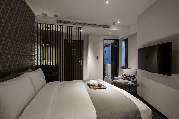 Room 14 of 35