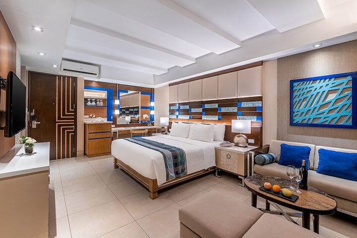 Room 19 of 38