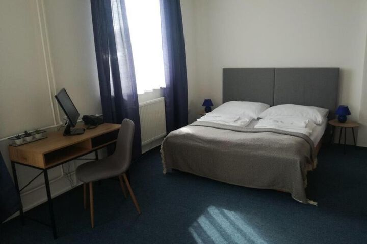 Room 10 of 49