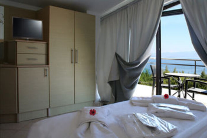 Room 16 of 51