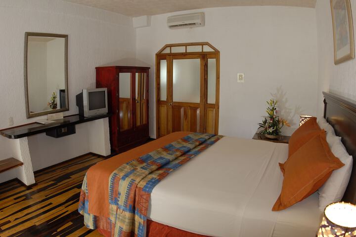 Room 6 of 85