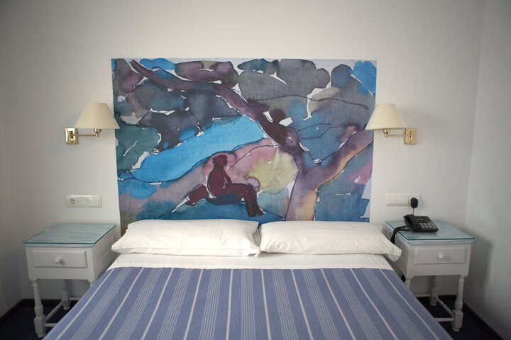 Room 6 of 48