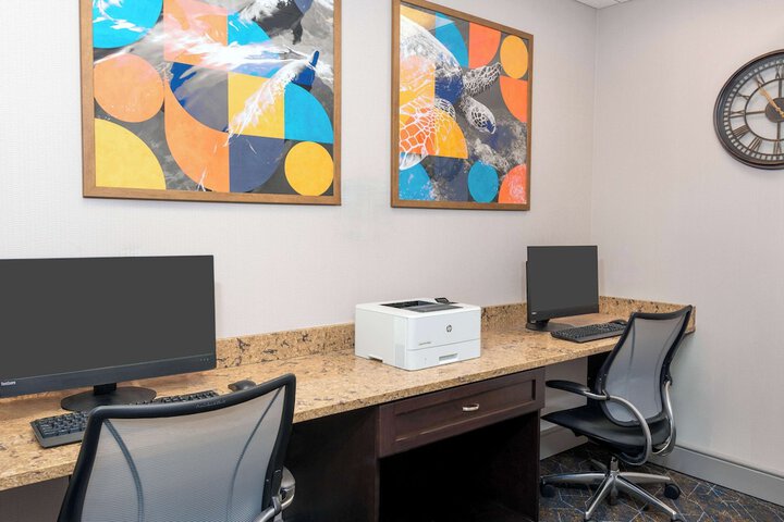 Business Center 60 of 68