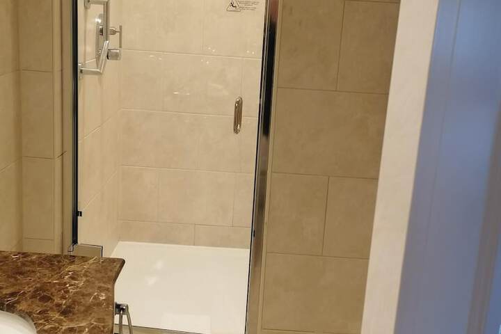 Room 65 of 100