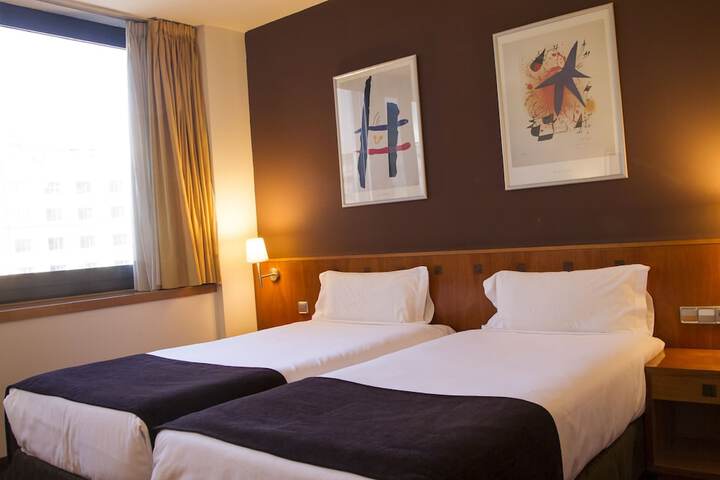 Room 8 of 30