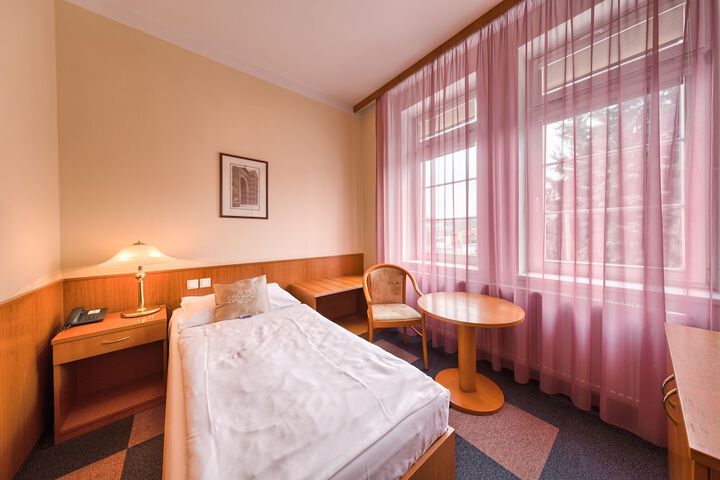 Room 20 of 99