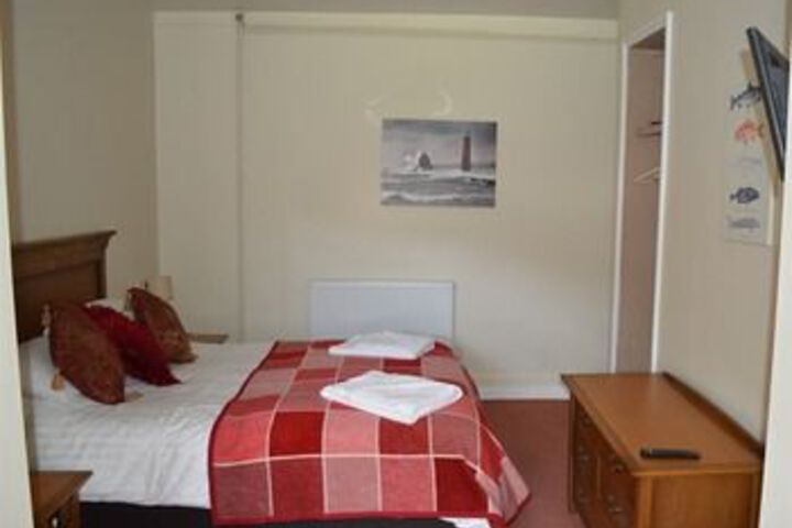 Room 25 of 49