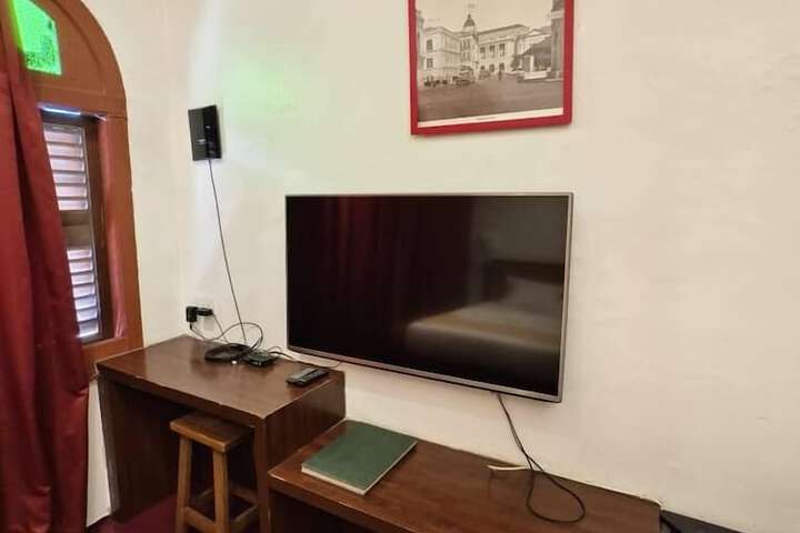 Room 27 of 128