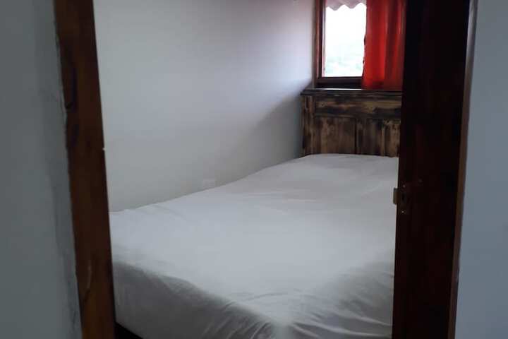 Room 7 of 66
