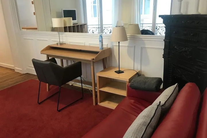 Room 4 of 7