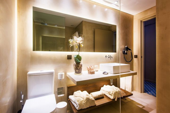 Clean Restrooms