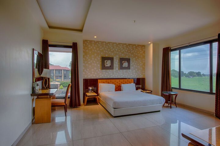 Room 3 of 49