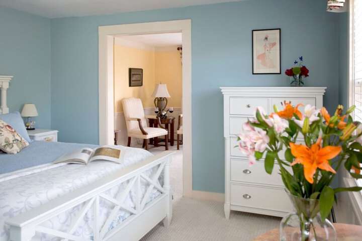 Room 28 of 76