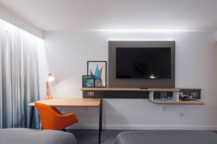 Room 16 of 53