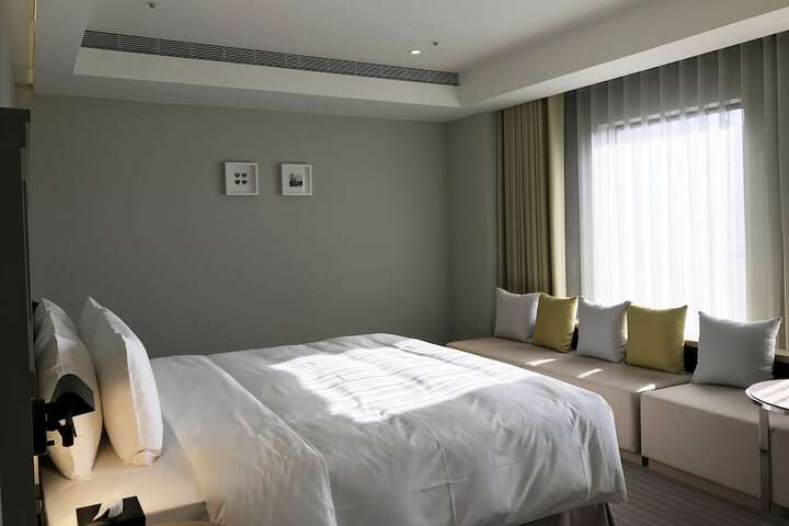 Room 45 of 83