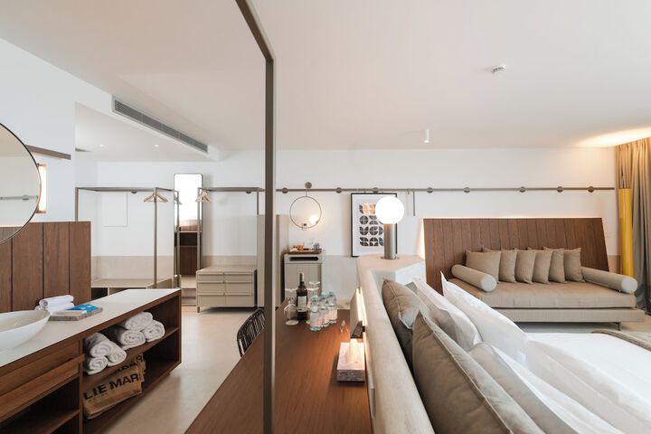 Room 20 of 115
