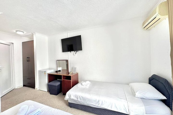 Room 10 of 73