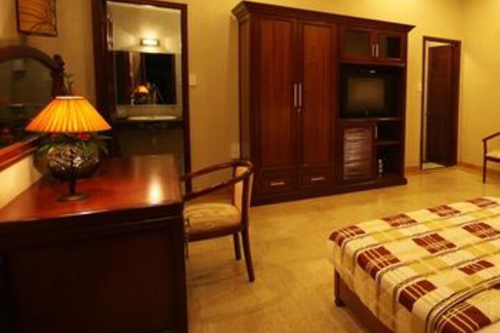 Room 63 of 94