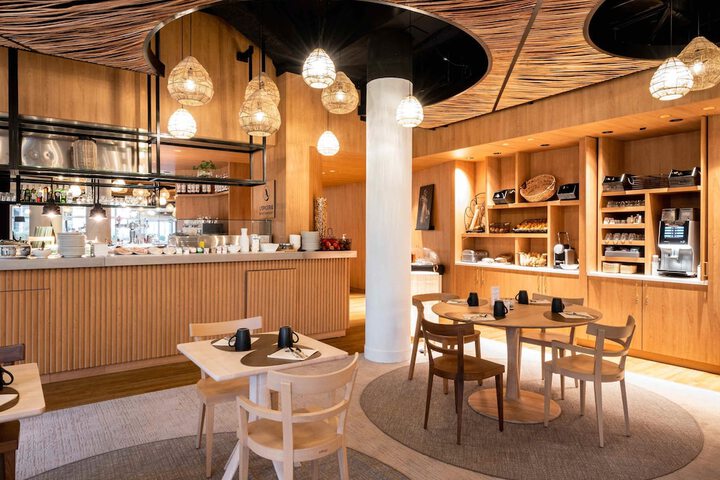 Breakfast/Coffee Service 56 of 107