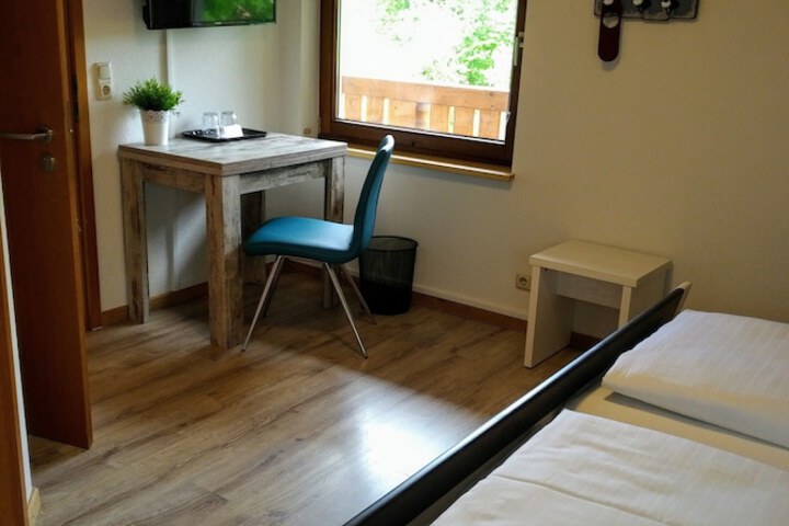 Room 9 of 21