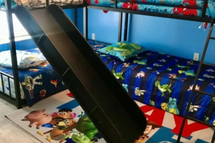 Room 13 of 28